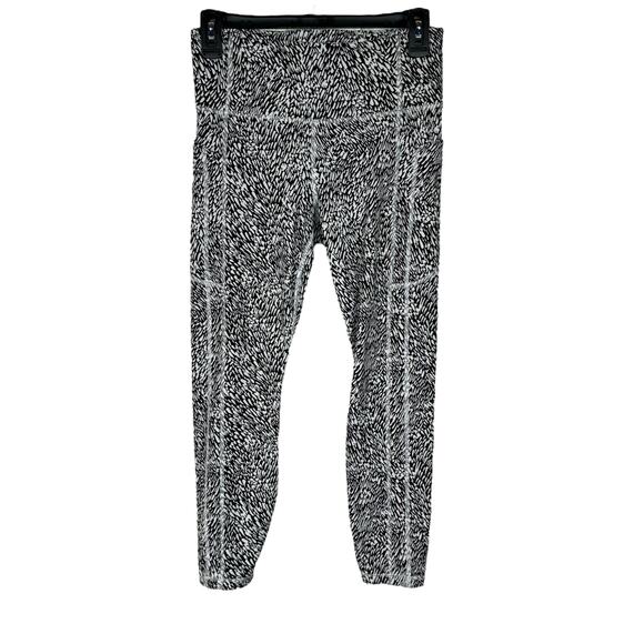 Athleta Medium Ultimate Stash II Textured 7/8 Leggings Abstract Pockets Mid-Rise - Picture 1 of 10